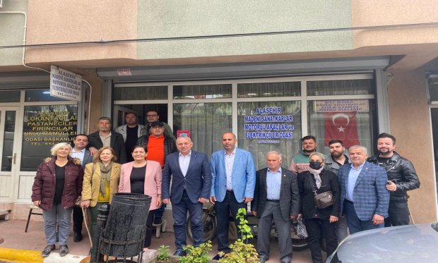 CHP Manisa Milletvekili Sn.Ahmet Vehbi Bakırlıoğlu, CHP Alaşehir ilçe Başkanı Sn.Gülgün Hasçelik ve kıymetli yönetimini Odamızda ağırladık
